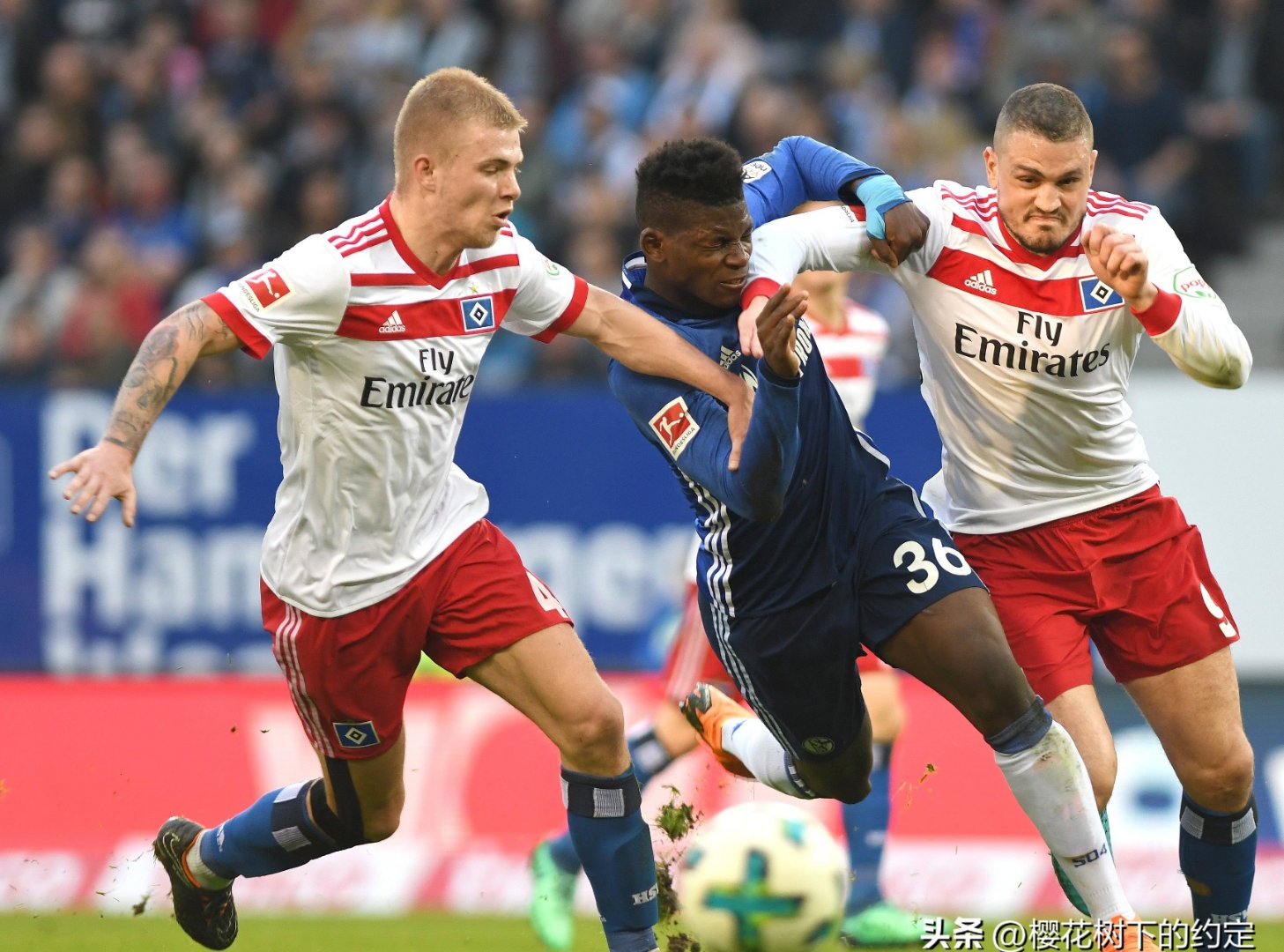 包含赛地聚焦——德甲集结日热度飙升；法兰克福调整名单；目标明确；身体对抗强度拉满的词条九游体育首页