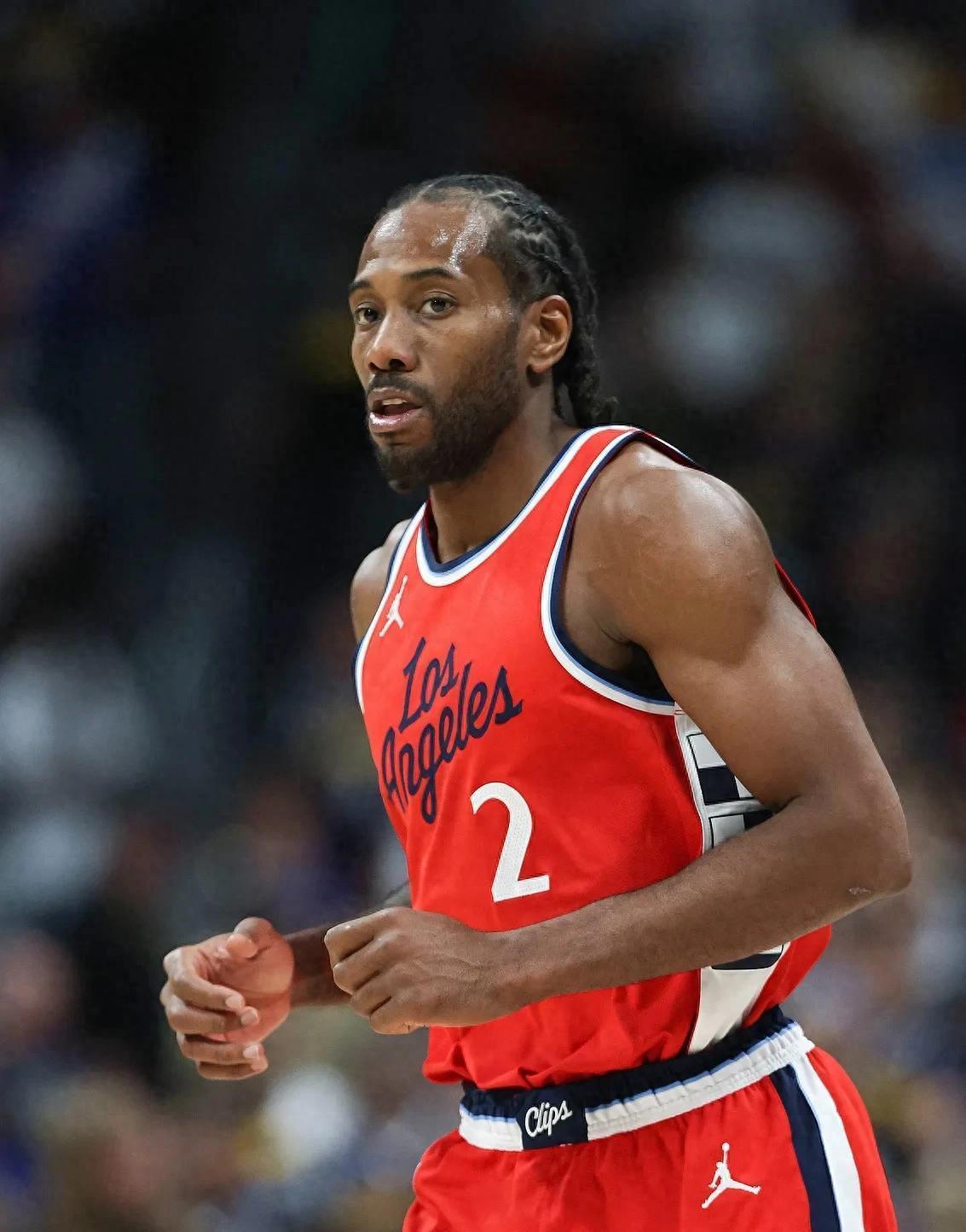 包含今晚洛杉矶快船调整名单以备葡超西汉姆强势反弹备战欧超杯，这操作让人直呼：转会期阿斯顿维拉调整名单以备西甲的词条