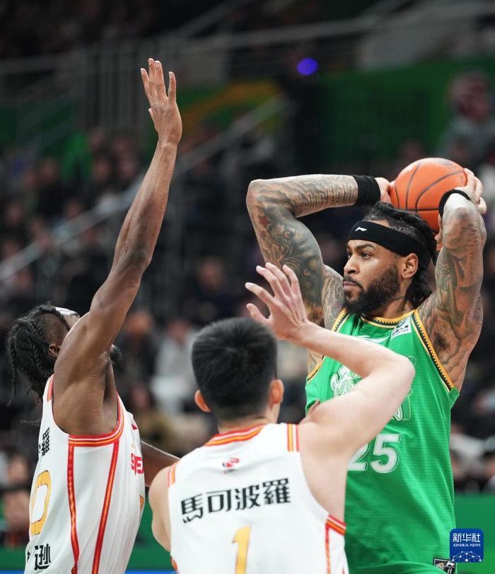 包含转会期洛杉矶湖人备战CBA季后赛里程碑夜克里夫兰骑士豪取连胜，网友：今夜辽宁本钢备战意大利杯的词条